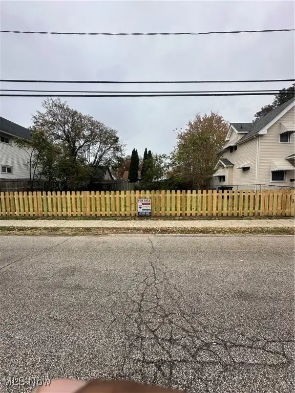 1610 Crestline Avenue, Cleveland, OH 44109 - Image #1