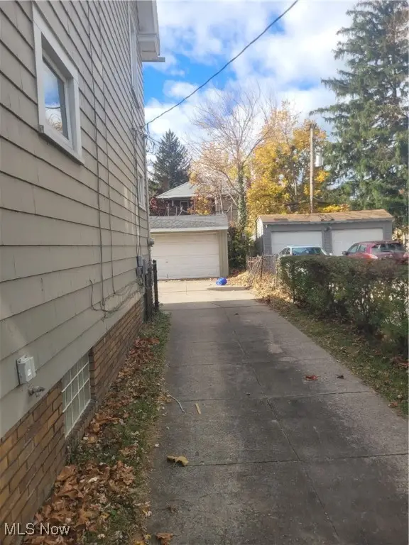 15333 Lake Shore Boulevard, Cleveland, OH 44110 - Image #3