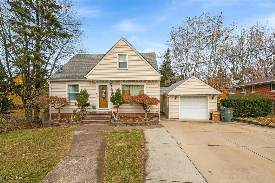 4649 Pelham Drive, Brooklyn, OH 44144 - Image #1