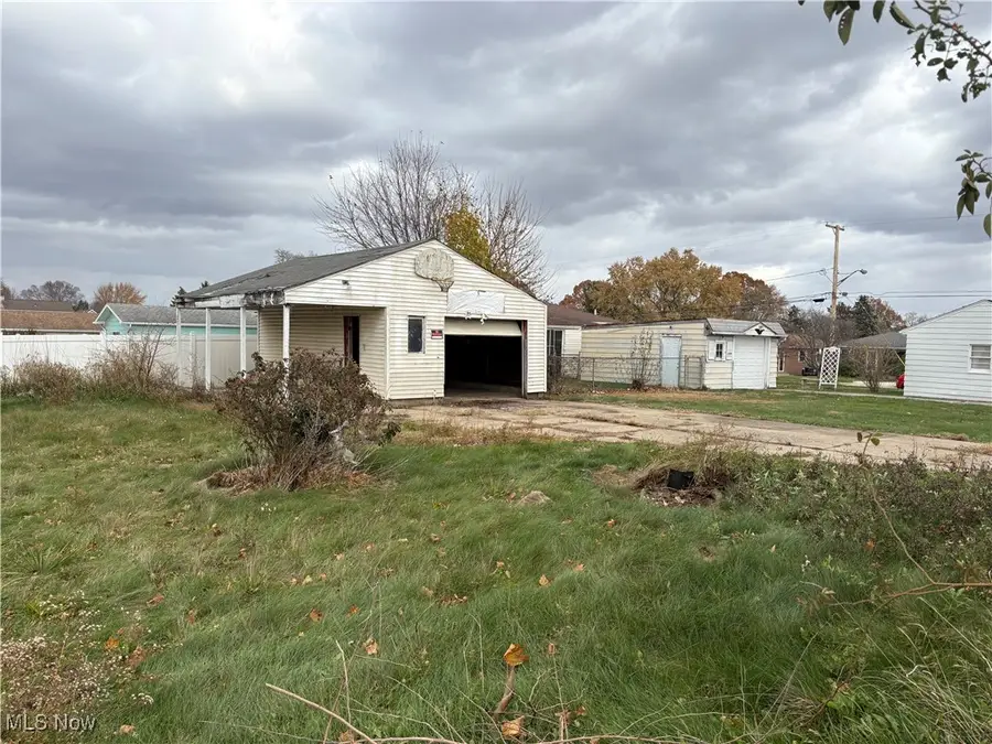 2127 Quayle Drive, Akron, OH 44312 - Image #2