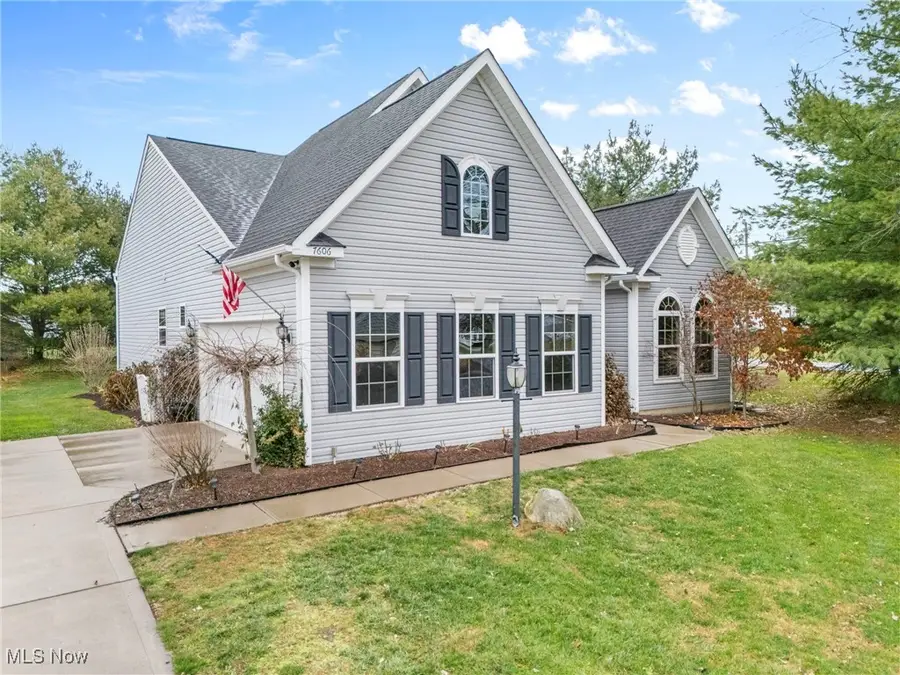 7606 Knollridge Ne Avenue, Canton, OH 44721 - Image #2