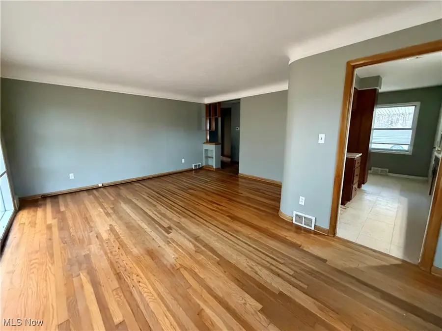 6321 Barton Road, North Olmsted, OH 44070 - Image #3