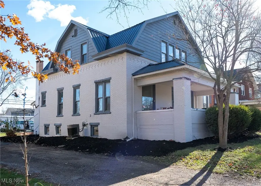 911 N Water Street, Uhrichsville, OH 44683 - Image #2