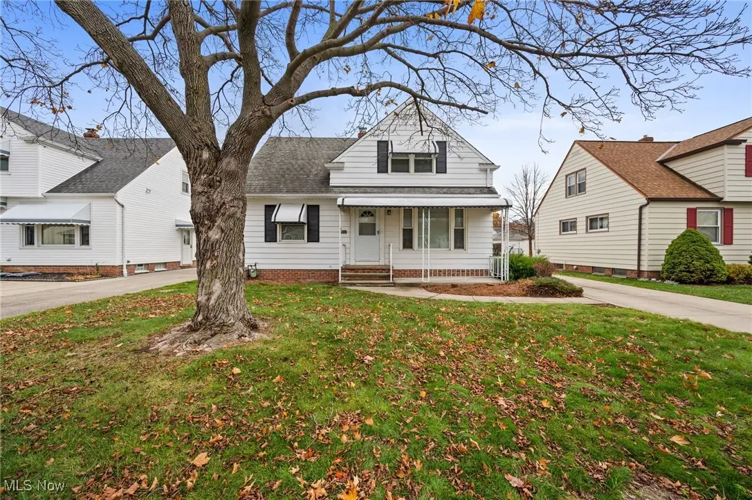 29488 Woodway Drive, Wickliffe, OH 44092 - Image #1