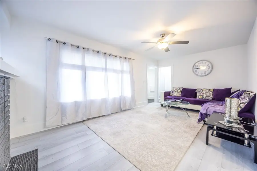 6502 Farnsworth Drive, Parma, OH 44129 - Image #2