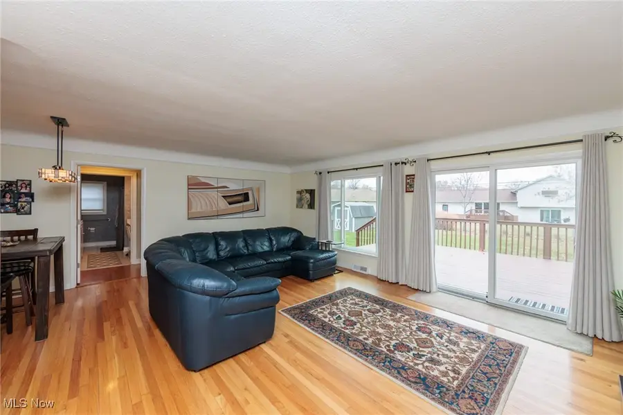 406 Cary Jay Boulevard, Richmond Heights, OH 44143 - Image #2