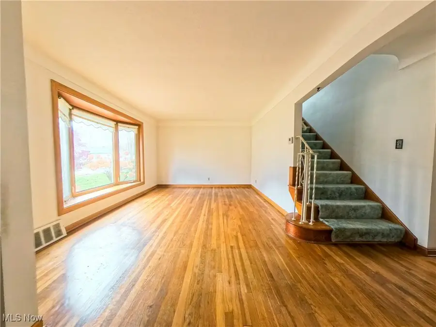 1668 Harwich Road, Lyndhurst, OH 44124 - Image #2