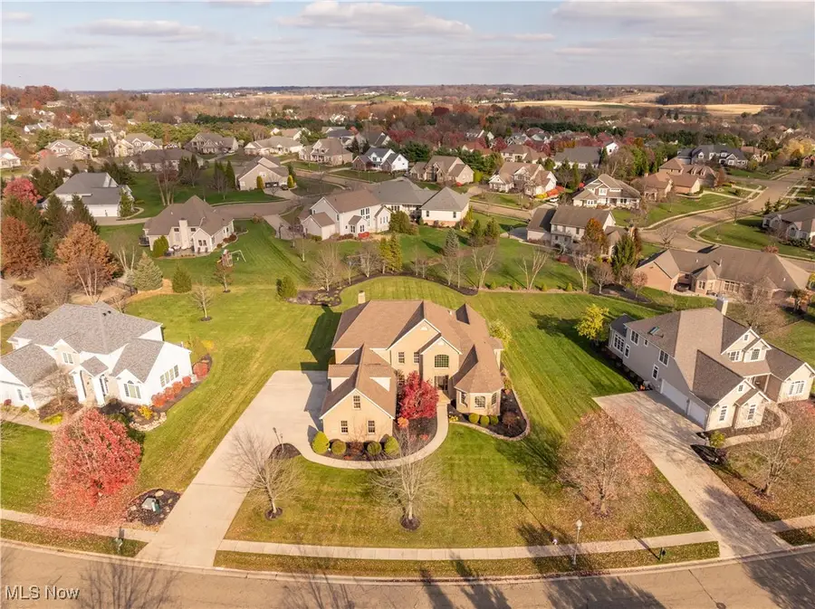 8568 Mackenzie Nw Avenue, North Canton, OH 44720 - Image #3