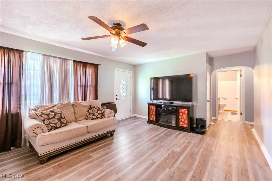 820 Devonshire Avenue, Sheffield Lake, OH 44054 - Image #3