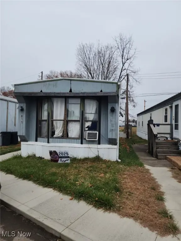 811 Zella Nw Avenue, New Philadelphia, OH 44663 - Image #1