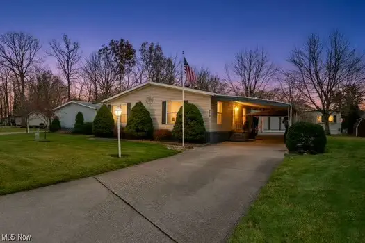 275 Ashwood Drive, Elyria, OH 44035