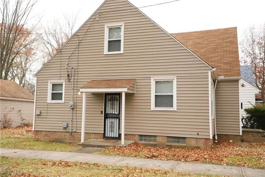 1008 Woodview Road, Cleveland Heights, OH 44121 - Image #2