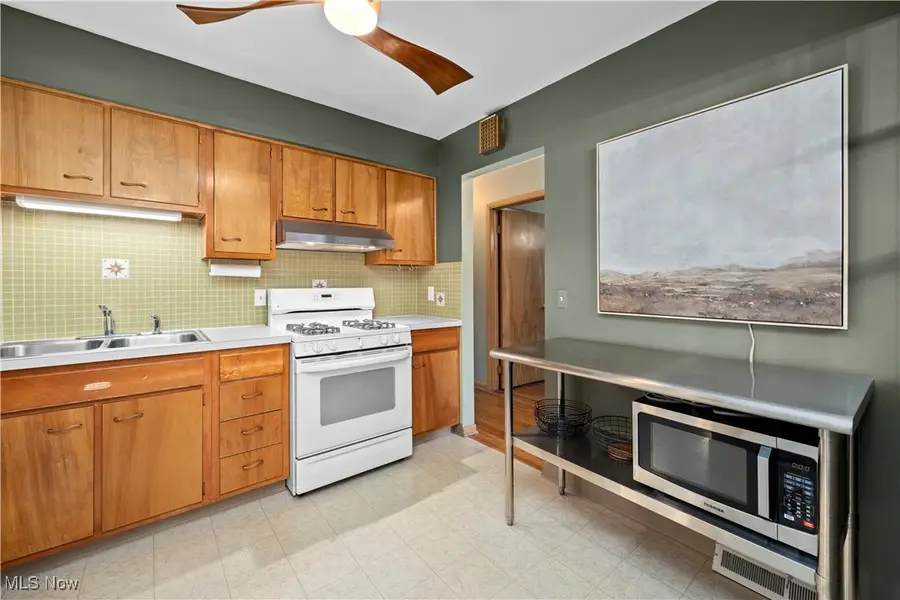 15536 Frick Court, Cleveland, OH 44111 - Image #3