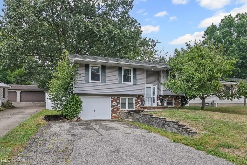 2253 Tyro Avenue, Akron, OH 44305 - Image #1