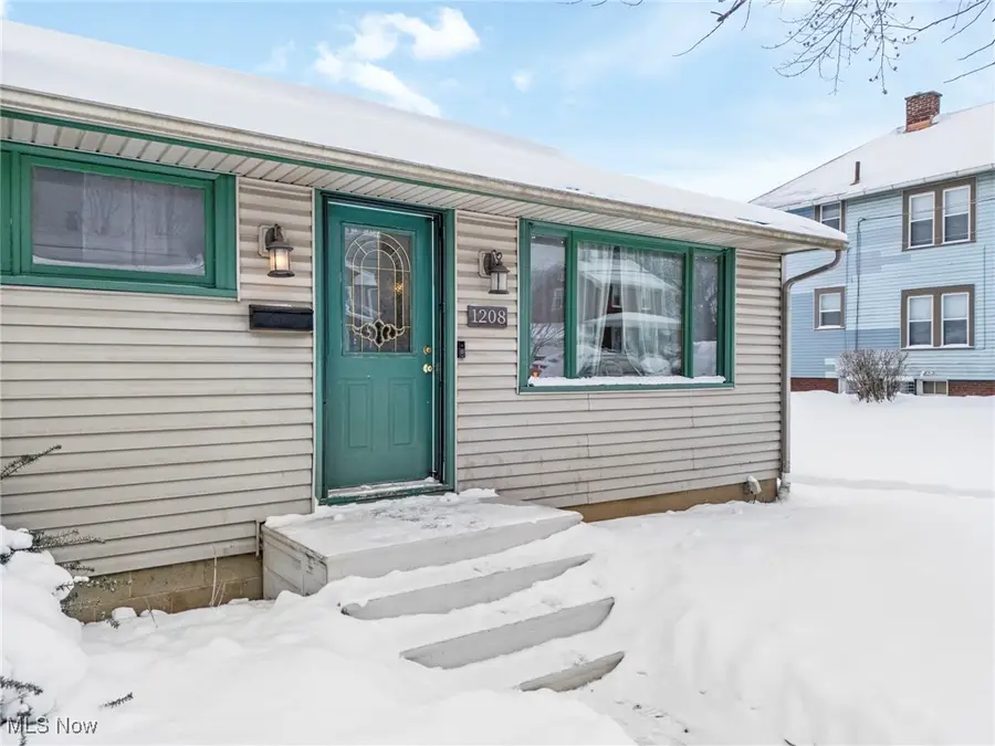 1208 Roslyn Sw Avenue, Canton, OH 44710 - Image #2