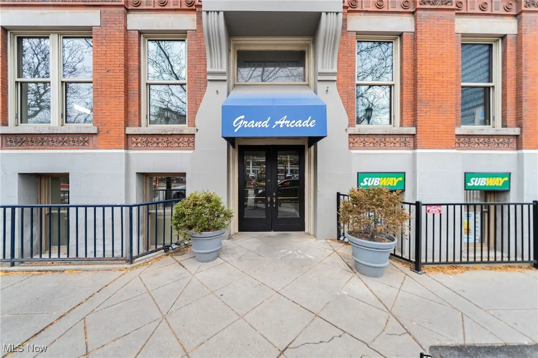 408 W Saint Clair Avenue #505, Cleveland, OH 44113 - Image #1