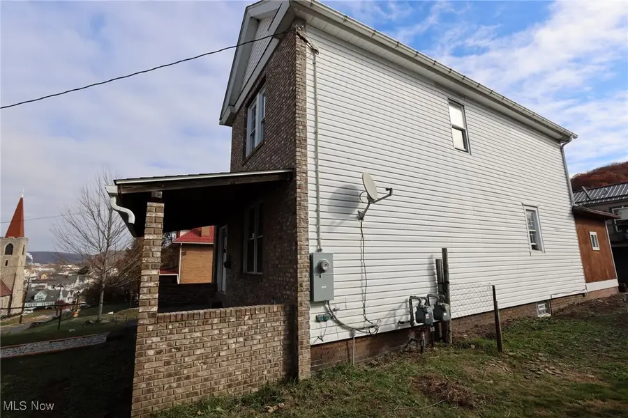 340 Indiana Avenue, Chester, WV 26034 - Image #2