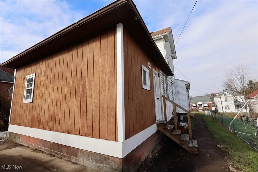 340 Indiana Avenue, Chester, WV 26034 - Image #3