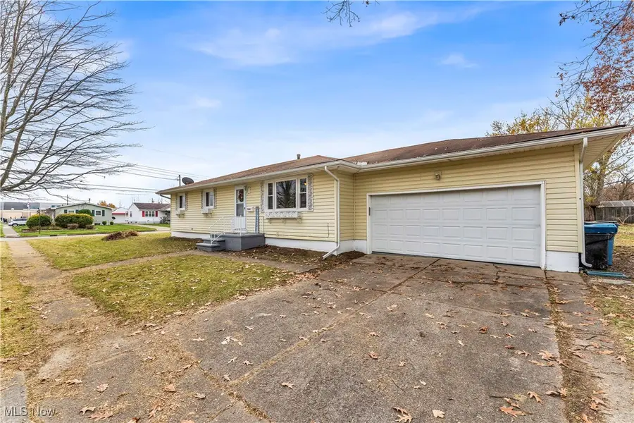 2246 Utica Avenue, Lorain, OH 44052 - Image #2