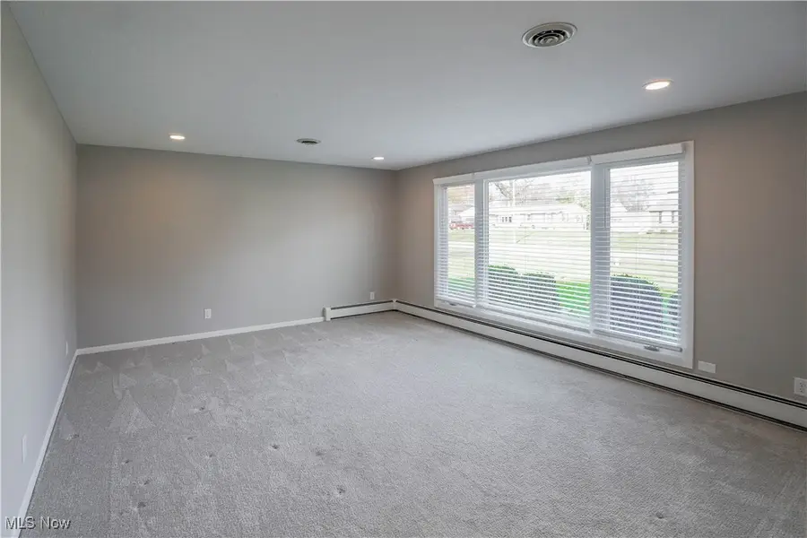 5650 Comanche Nw Street, North Canton, OH 44720 - Image #3