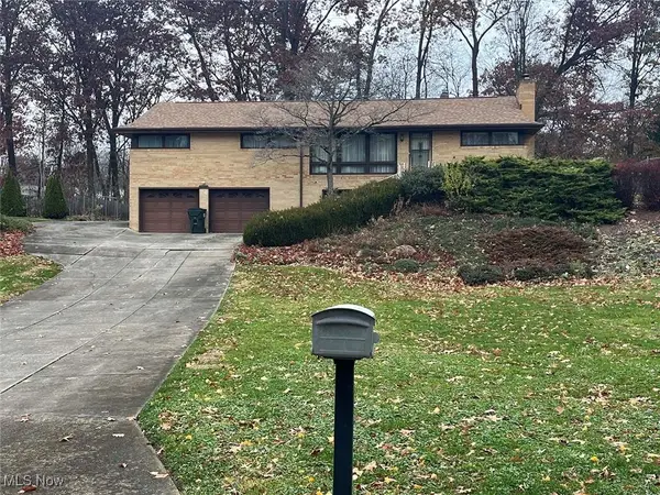 8915 Colton Nw Street, Massillon, OH 44646