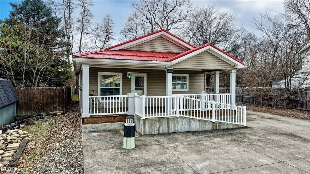 6454 Mears Nw Drive, Dover, OH 44622 - Image #1