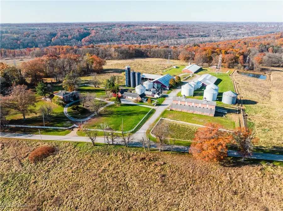 2704 Bedford Road, Lowellville, OH 44436 - Image #2