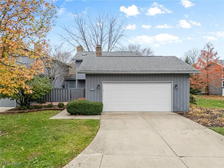 2111 Prestwick Drive #3A, Uniontown, OH 44685 - Image #2