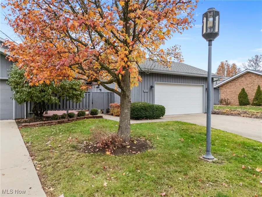 2111 Prestwick Drive #3A, Uniontown, OH 44685 - Image #3