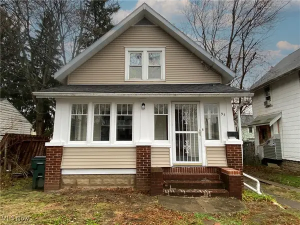 93 NW 22nd Nw Street, Barberton, OH 44203