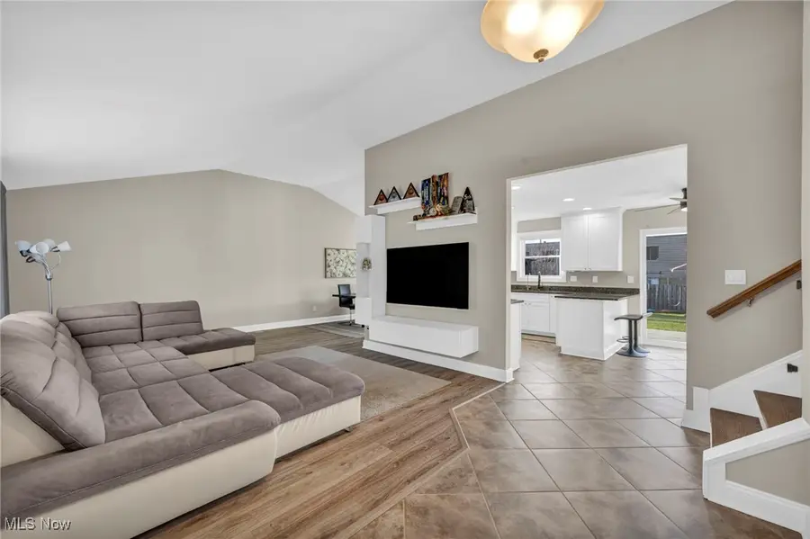 32194 N Roundhead Drive, Solon, OH 44139 - Image #2