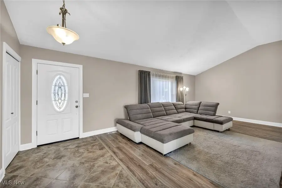 32194 N Roundhead Drive, Solon, OH 44139 - Image #3