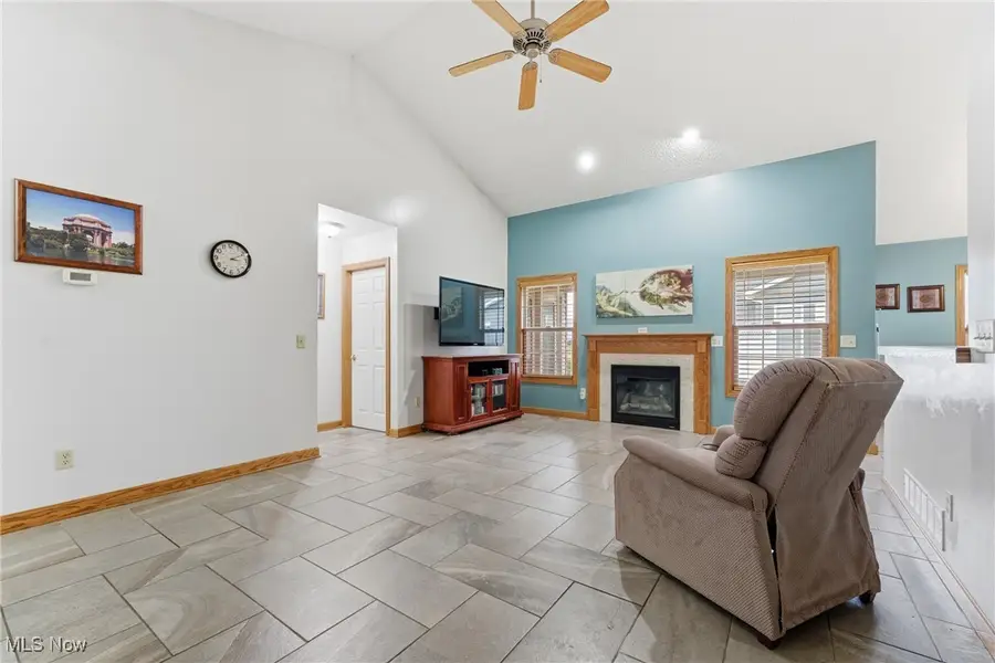 982 Lanedale Nw Street, Massillon, OH 44647 - Image #3