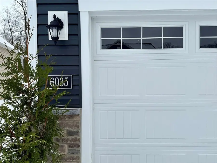 6035 Woodland Bend Drive, North Royalton, OH 44133 - Image #2