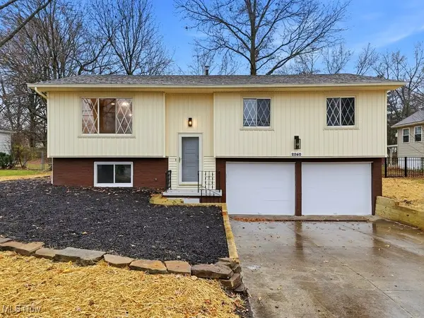 2260 E Gilwood Drive, Stow, OH 44224
