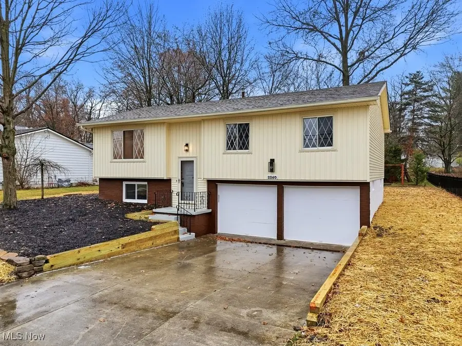 2260 E Gilwood Drive, Stow, OH 44224 - Image #2