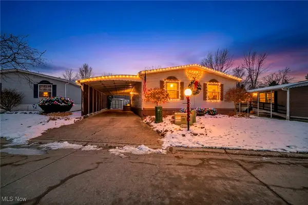 27202 Cook Road #95, Olmsted Twp, OH 44138