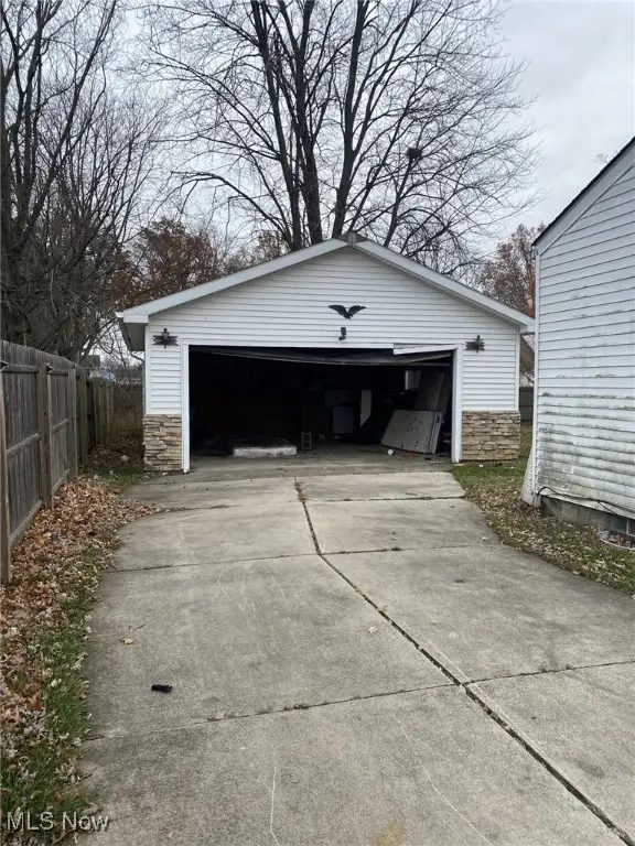 3211 Kneirim Drive, Lorain, OH 44053 - Image #3