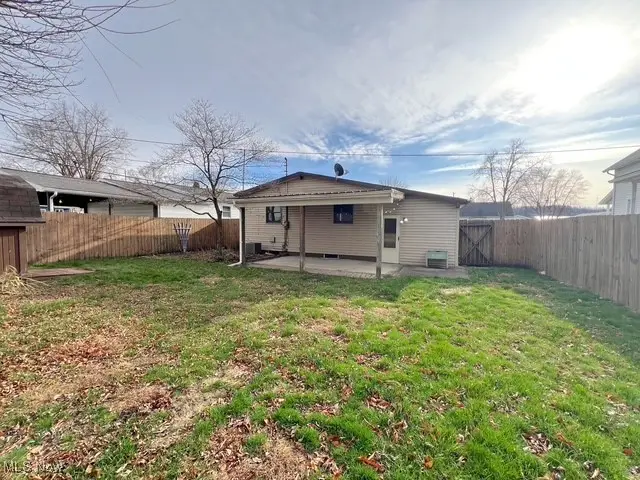 1041 Grant Nw Avenue, New Philadelphia, OH 44663 - Image #2