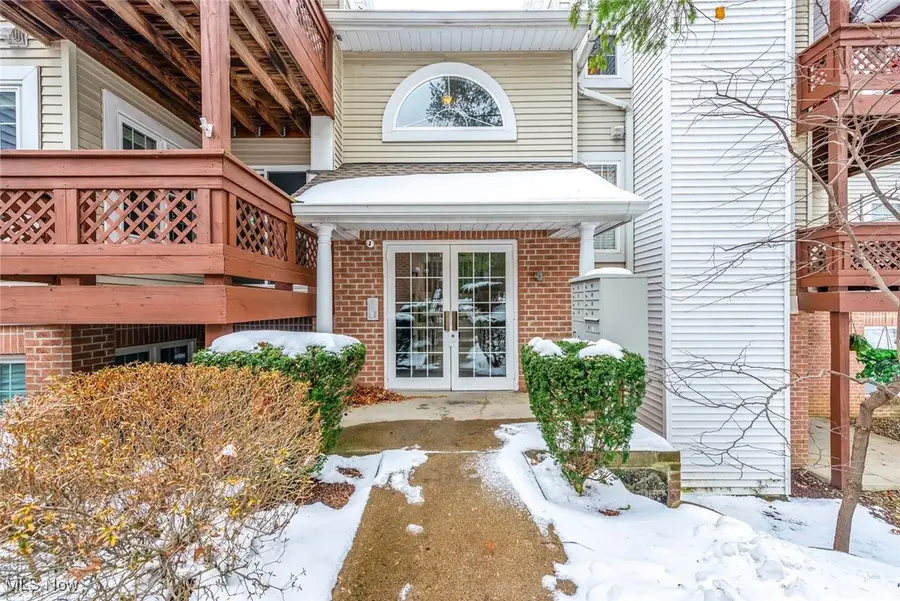 651 Windrush Drive #C2, Westlake, OH 44145 - Image #2