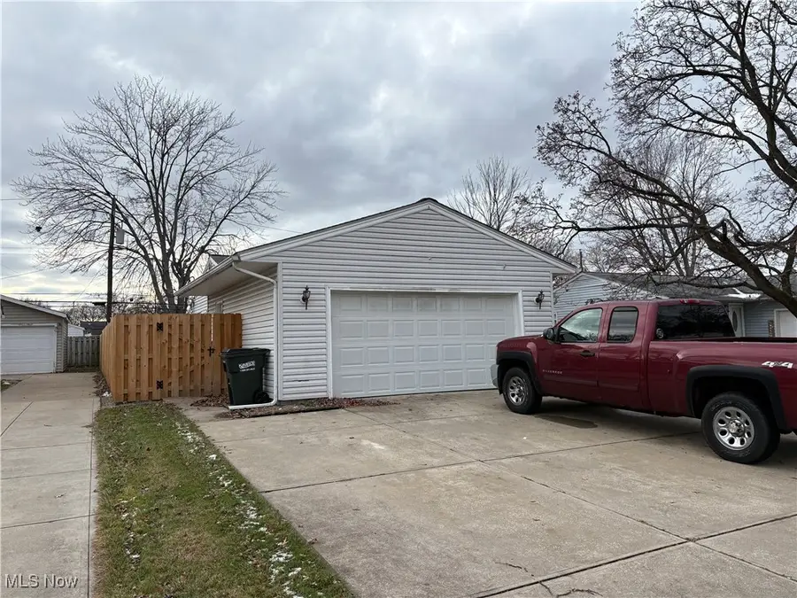 351 Lombardy Drive, Berea, OH 44017 - Image #2