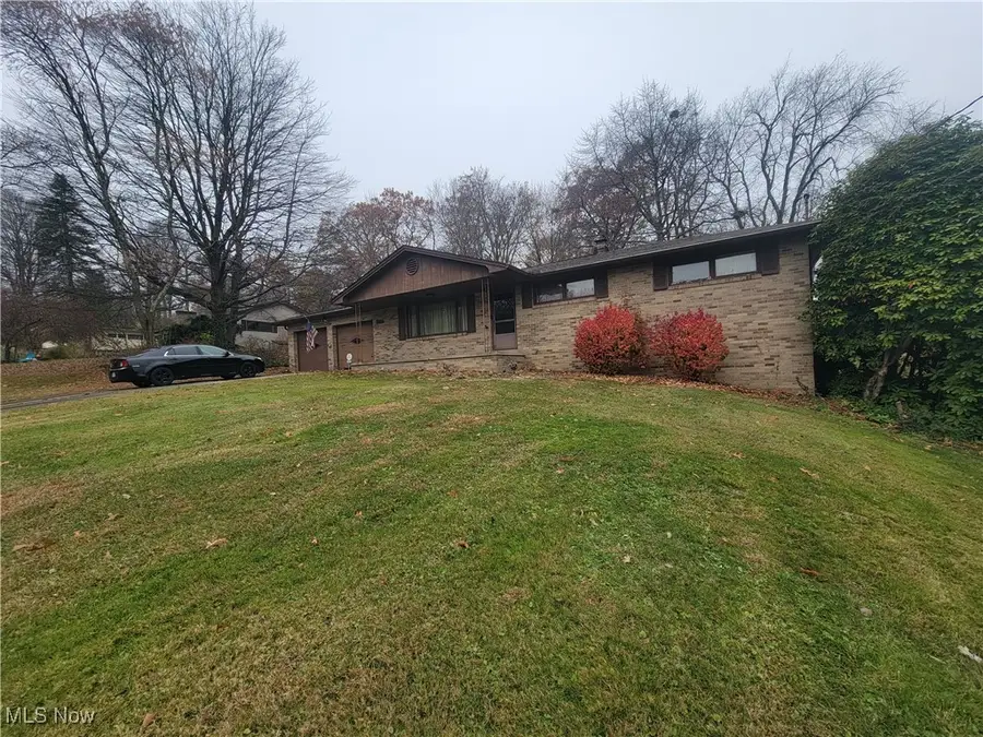 13457 Theeland Nw Avenue, Uniontown, OH 44685 - Image #2