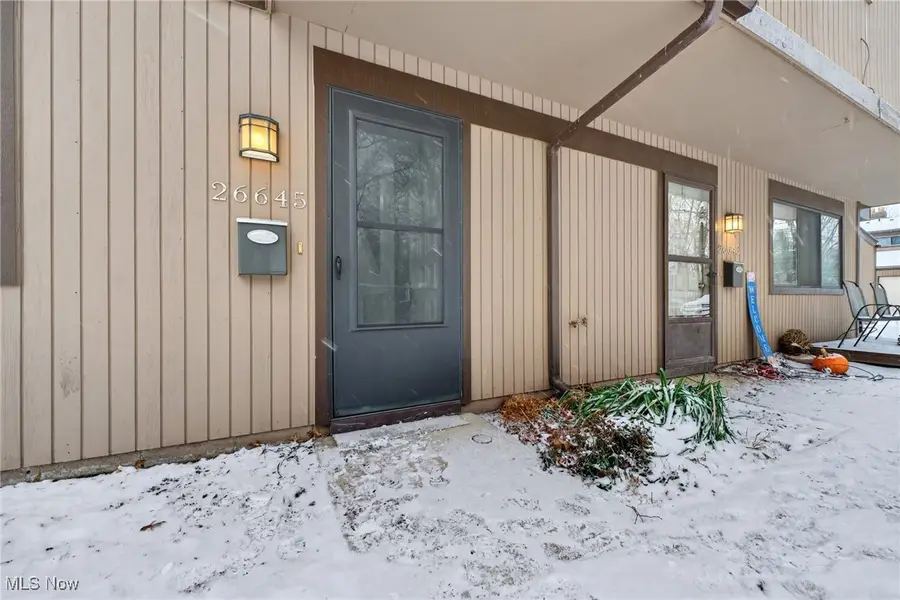 26645 Lake Of The Falls Boulevard, Olmsted Falls, OH 44138 - Image #3