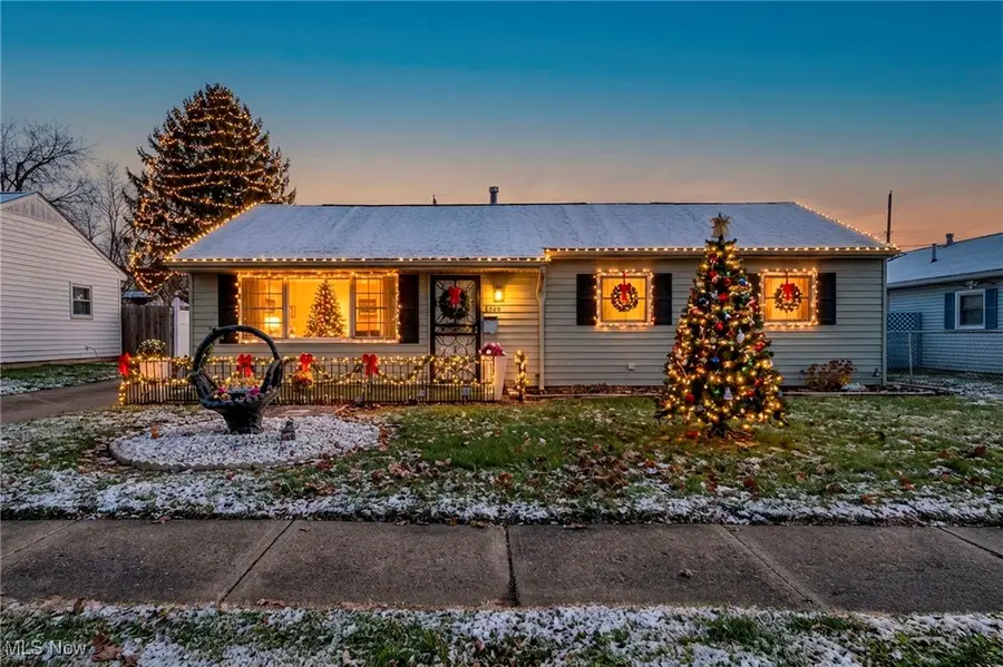 2208 Willowrow Ne Avenue, Canton, OH 44705 - Image #2