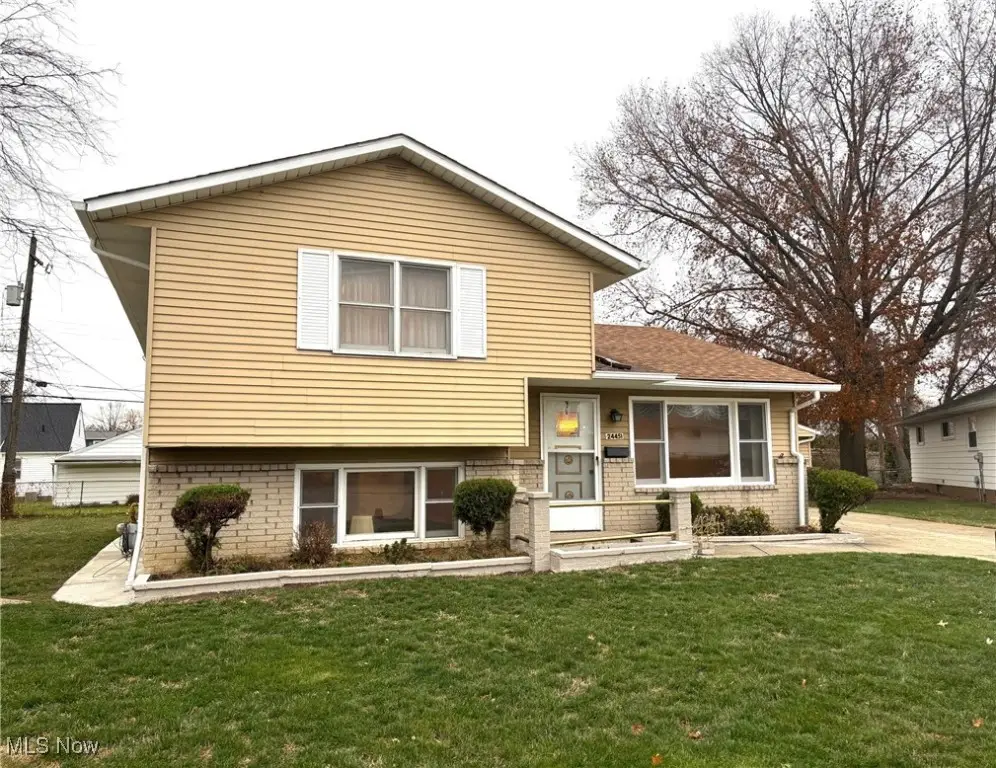 24451 Deanna Court, Euclid, OH 44123 - Image #1
