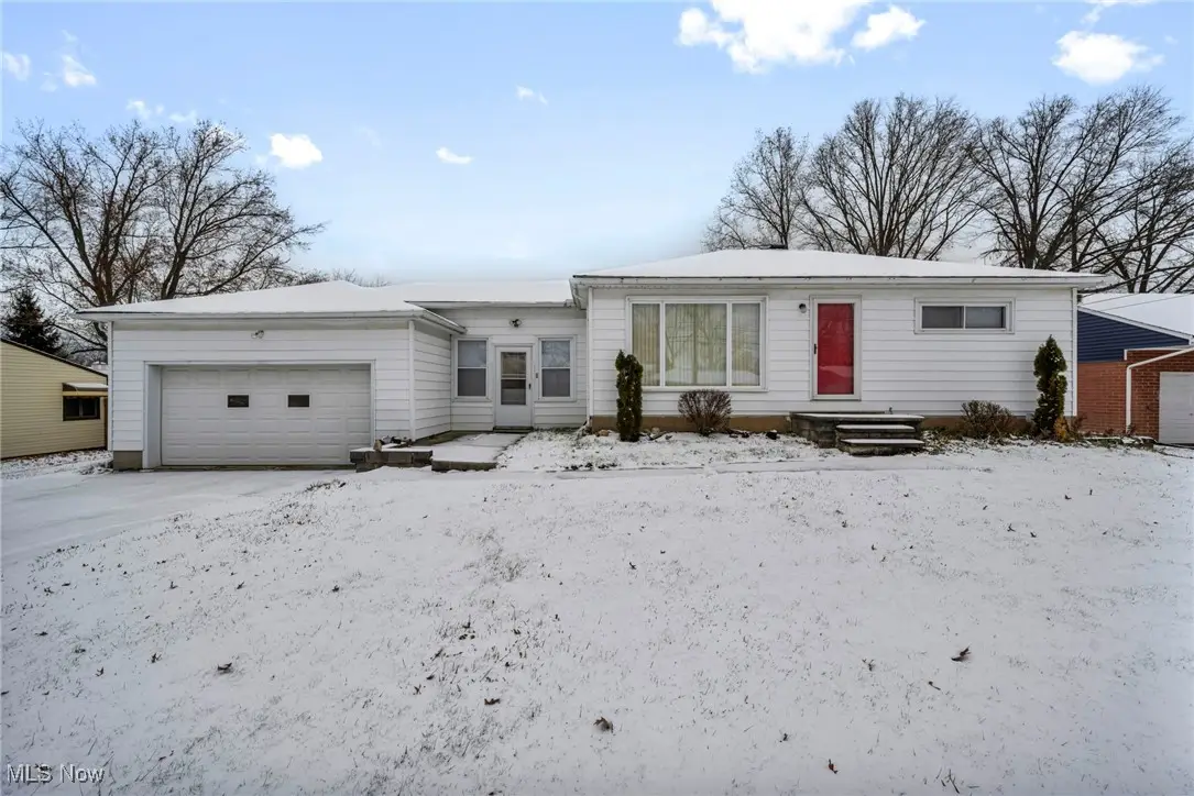 38271 Hurricane Drive, Willoughby, OH 44094 - Image #1