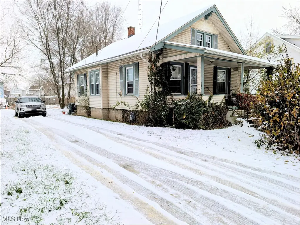 319 Crestmont Ne Avenue, Canton, OH 44704 - Image #1