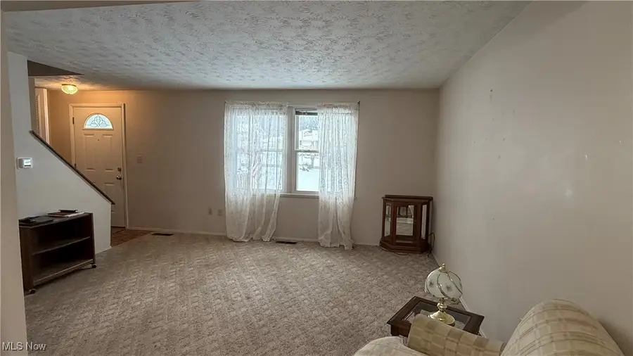 392 Earl Nw Drive, Warren, OH 44483 - Image #2