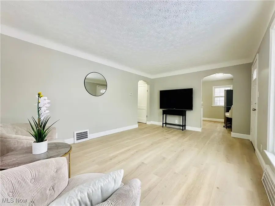 15405 Turney Road, Maple Heights, OH 44137 - Image #3