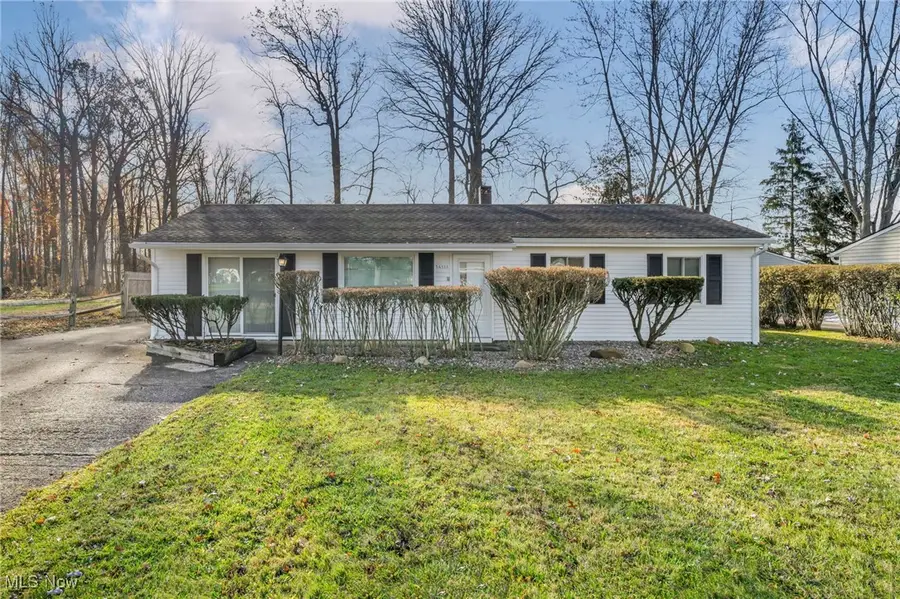 34111 W Point Drive, North Ridgeville, OH 44039 - Image #2